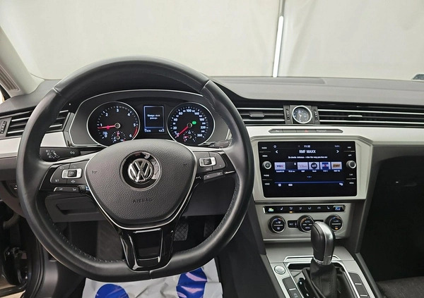 Volkswagen Passat cena 84900 przebieg: 51636, rok produkcji 2019 z Milicz małe 407